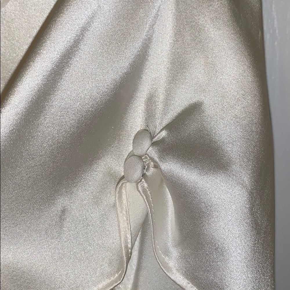 White House | Black Market Blouse - Picture 4 of 8